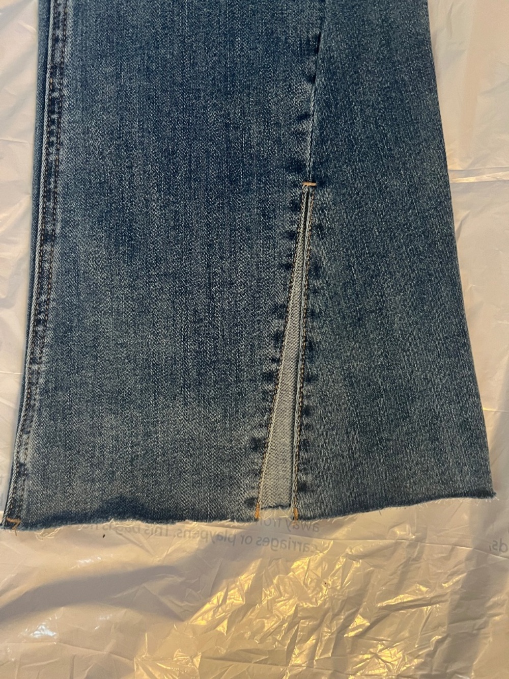 Urban Revivo Flared Slit Hem Jeans in Blue Size12 Like New (Worn Just Once) - Picture 9 of 16